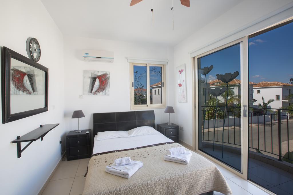 Palm Villa 17 Protaras Room photo