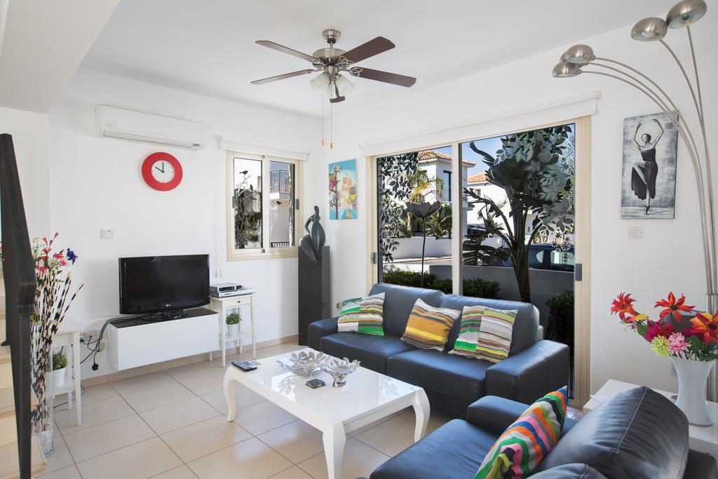 Palm Villa 17 Protaras Room photo